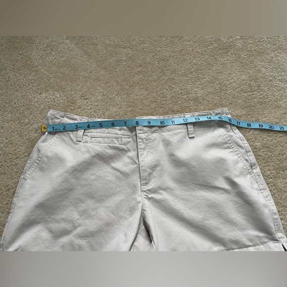 Old Navy - Tan Shorts - Low Waist - Size: 8 - Picture 2 of 6